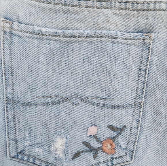 Lucky Brand Embroidered Distressed Light Blue Jeans, 4/27 - Picture 7 of 7